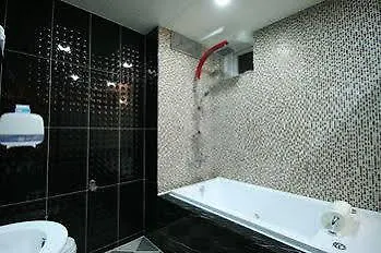 בוסאן M&W Motel